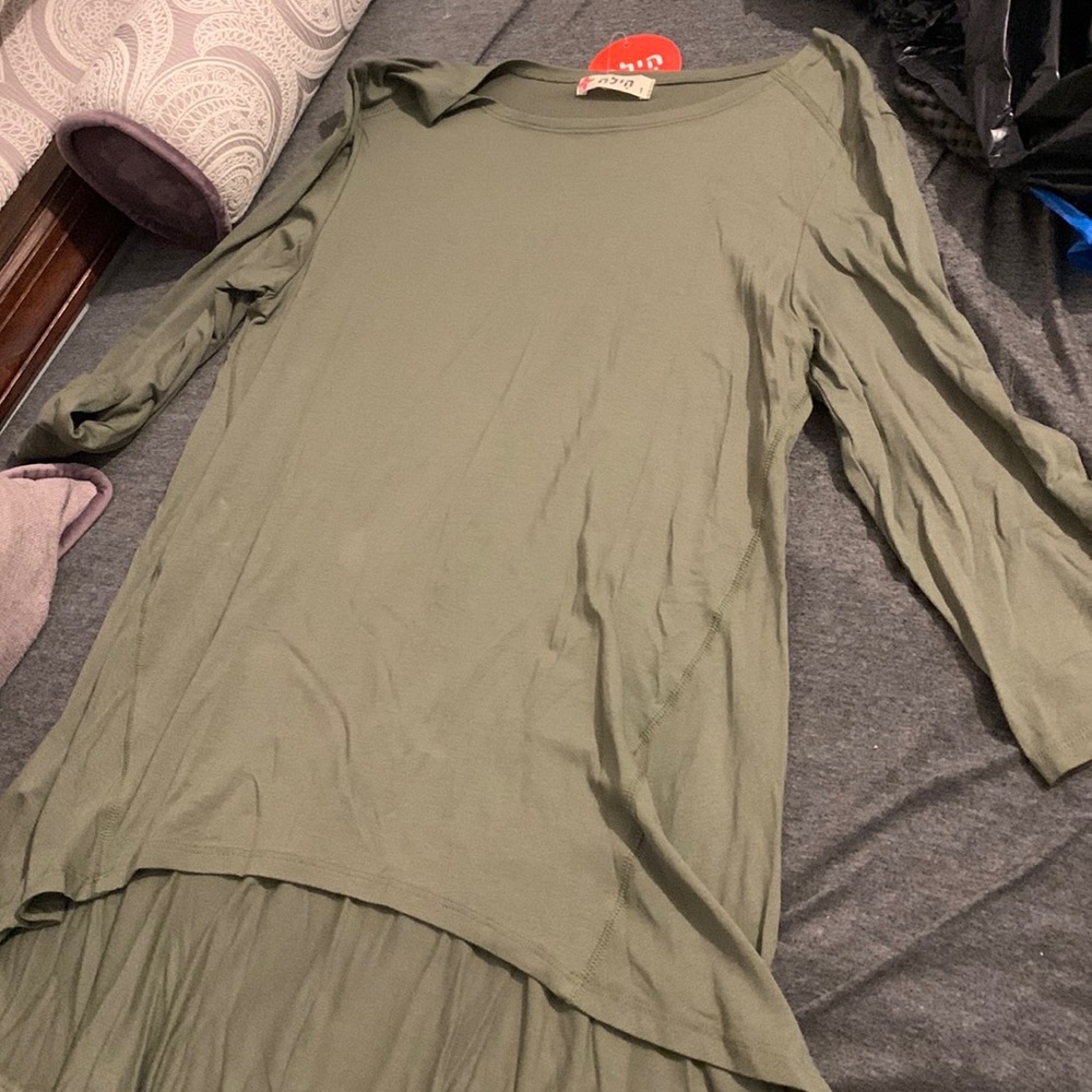 3/4 sleeve long shirt longer in back